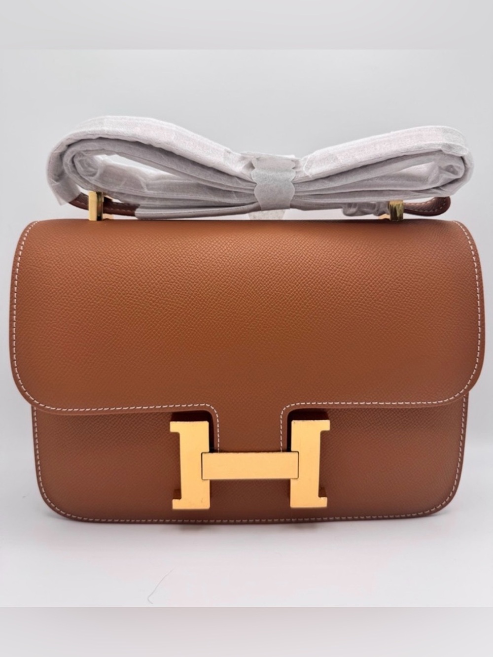 The Vivienne 24 - Golden